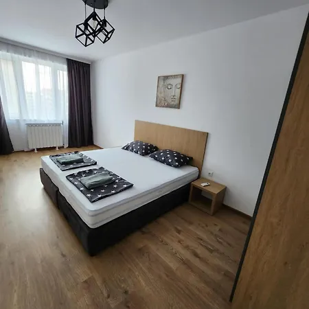 Апартамент Student City Premium Apart & Private Parking